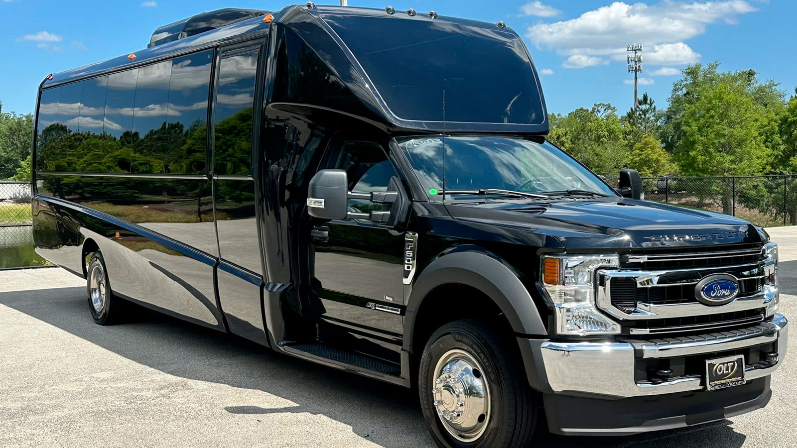 28 Passengers Minibus